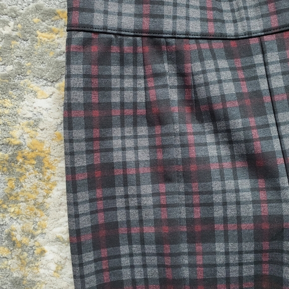 Tailored Slim Stretch Pants with Back Welt Pockets - Picture 4 of 16